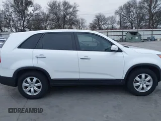 2011 Kia Sorento LX with VIN 5XYKT3A16BG130502, listed as a IAAI auction lot 41281912 with 112,761 mi miles. Bid and sale history available at carsss.com. Image 13.