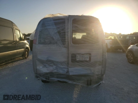 2008 Chevrolet Express Passenger z VIN 1GAHG39K181202980, wystawiony jako Copart lot #77233854 z przebiegiem Nie podano mil oraz Szkoda całkowita • Salvage title. Historia ofert i sprzedaży dostępna na DreamBid. Obrazek 6.