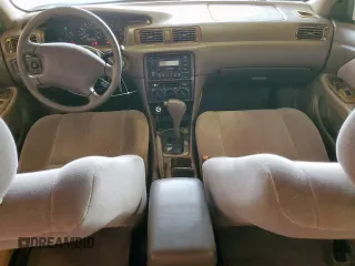 1999 Toyota Camry LE z VIN 4T1BG22K3XU392937, wystawiony jako Copart lot #57371225 z przebiegiem 187 793 mil mil oraz Szkoda całkowita • Salvage title. Historia ofert i sprzedaży dostępna na DreamBid. Obrazek 8.