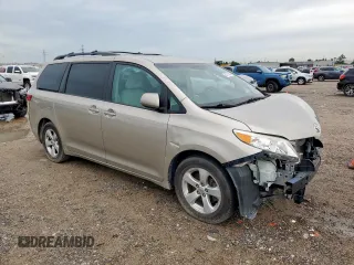 2016 Toyota Sienna LE AAS z VIN 5TDKK3DC4GS708297, wystawiony jako Copart lot #60711545 z przebiegiem 106 393 mil mil oraz Szkoda całkowita • Salvage title. Historia ofert i sprzedaży dostępna na DreamBid. Obrazek 4.