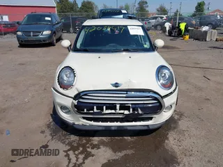 2015 MINI Hardtop 4 Door with VIN WMWXS5C53FT832742, listed as a IAAI auction lot 42059417 with 114,671 mi miles and . Bid and sale history available at DreamBid. Image 6.