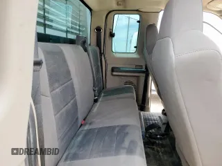 2010 Ford F-250 XL z VIN 1FTSX2B58AEA95811, wystawiony jako Copart lot #57290265 z przebiegiem 251 281 mil mil oraz Tytuł czysty. Historia ofert i sprzedaży dostępna na DreamBid. Obrazek 10.