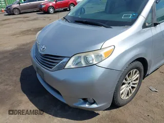 2011 Toyota Sienna XLE AAS с VIN 5TDYK3DC1BS142229, выставлен на аукционе IAAI как лот 42076380 с пробегом 132 768 миль миль и . История ставок и продаж доступна на DreamBid. Изображение 19.