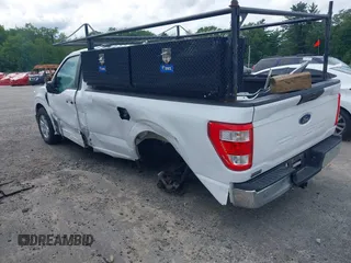 2022 Ford F-150 XL z VIN 1FTMF1CB4NKE00254, wystawiony jako IAAI lot #42334773 z przebiegiem 42 423 mil mil oraz . Historia ofert i sprzedaży dostępna na DreamBid. Obrazek 3.
