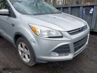 2013 Ford Escape SE with VIN 1FMCU0GX5DUA45076, listed as a IAAI auction lot 42015153 with 1 mi miles. Bid and sale history available at carsss.com. Image 6.