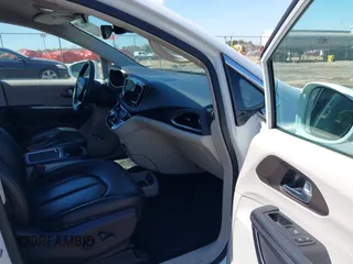 2018 Chrysler Pacifica Touring L Plus с VIN 2C4RC1EG9JR131199, выставлен на аукционе IAAI как лот 41866059 с пробегом 36 686 миль миль и . История ставок и продаж доступна на DreamBid. Изображение 5.