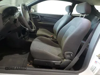 2000 Ford Escort ZX2 z VIN 3FAKP1131YR189603, wystawiony jako Copart lot #58669905 z przebiegiem 72 791 mil mil oraz Czysty tytuł • Clean title. Historia ofert i sprzedaży dostępna na DreamBid. Obrazek 7.
