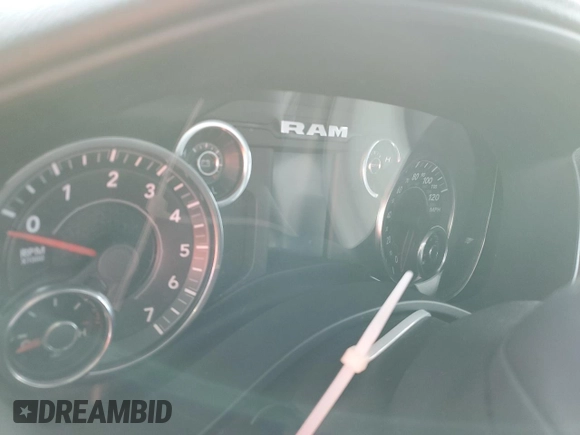2021 Ram 1500 Lone Star z VIN 1C6RREBT8MN712516, wystawiony jako Copart lot #39752564 z przebiegiem Nie podano mil oraz Nie do naprawy • Non repairable. Historia ofert i sprzedaży dostępna na DreamBid. Obrazek 9.
