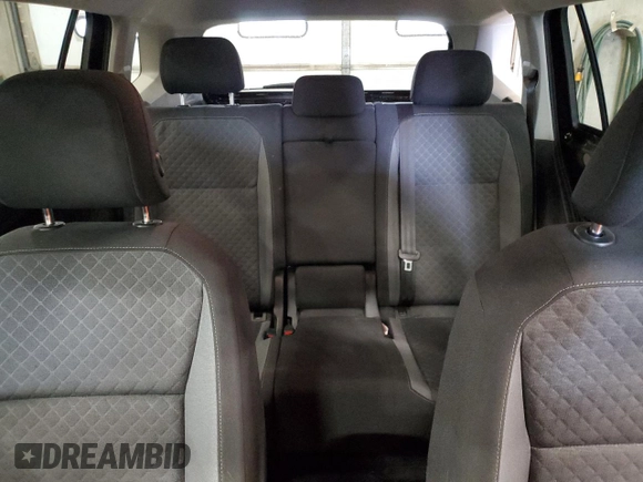 2020 Volkswagen Tiguan S with VIN 3VV0B7AX5LM161512, listed as a Copart auction lot 52490505 with 39,863 mi miles and Salvage title. Bid and sale history available at DreamBid. Image 10.