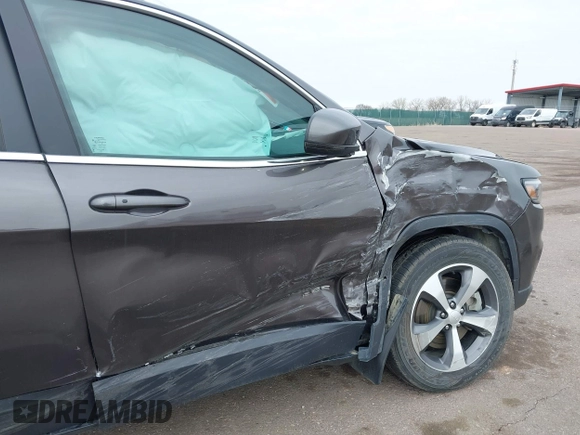 2020 Jeep Cherokee Limited with VIN 1C4PJMDX4LD589884, listed as a IAAI auction lot 41917930 with 57,703 mi miles and . Bid and sale history available at DreamBid. Image 6.