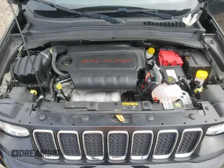 2021 Jeep Renegade Islander with VIN ZACNJDBB0MPM32819, listed as a Copart auction lot 57473315 with 5,370 mi miles and Salvage title. Bid and sale history available at DreamBid. Image 12.