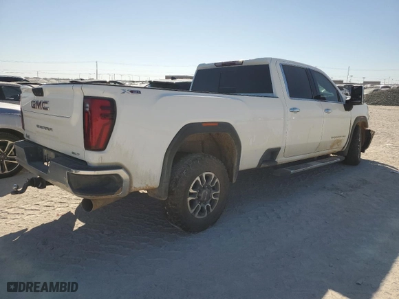 2024 GMC Sierra 3500HD SLT with VIN 1GT49UEY8RF368062, listed as a Copart auction lot 46661815 with NaN miles and Salvage Title. Bid and sale history available at carsss.com. Image 3.