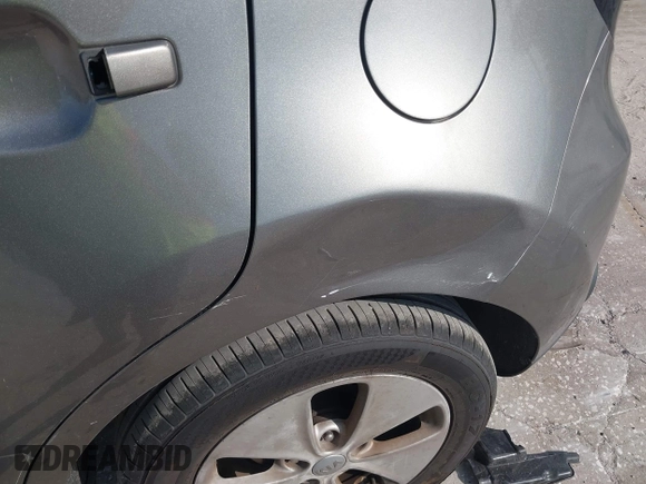 2015 Kia Soul z VIN KNDJN2A26F7201189, wystawiony jako IAAI lot #42172108 z przebiegiem 142 913 mil mil oraz . Historia ofert i sprzedaży dostępna na DreamBid. Obrazek 14.