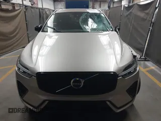 2024 Volvo XC60 Core Dark Theme z VIN YV4L12RK5R1837129, wystawiony jako IAAI lot #41988882 z przebiegiem Nie podano mil oraz . Historia ofert i sprzedaży dostępna na DreamBid. Obrazek 12.