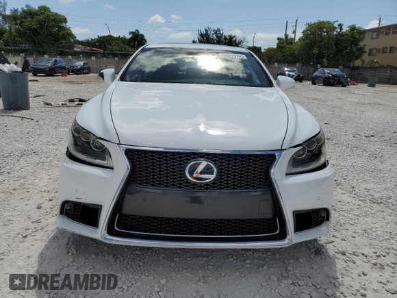 2013 Lexus LS 460 z VIN JTHBL5EF9D5119294, wystawiony jako Copart lot #56279765 z przebiegiem 200 349 mil mil oraz Szkoda całkowita • Salvage title. Historia ofert i sprzedaży dostępna na DreamBid. Obrazek 5.