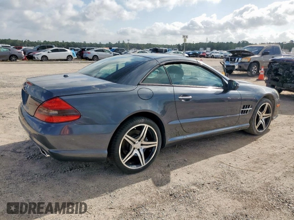 2011 Mercedes-Benz SL 550 z VIN WDBSK7BA8BF164435, wystawiony jako Copart lot #61465885 z przebiegiem 67 462 mil mil oraz Szkoda całkowita • Salvage title. Historia ofert i sprzedaży dostępna na DreamBid. Obrazek 3.