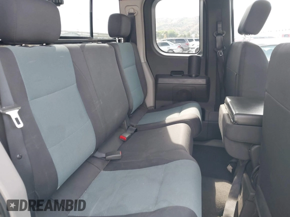 2004 Nissan Titan SE with VIN 1N6AA06A04N567056, listed as a IAAI auction lot 42044609 with 122,174 mi miles. Bid and sale history available at carsss.com. Image 8.