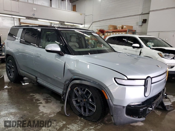 2024 Rivian R1S Adventure with VIN 7PDSGBBA5RN032652, listed as a Copart auction lot 87921275 with 8,431 mi miles and Salvage Title. Bid and sale history available at carsss.com. Image 4.