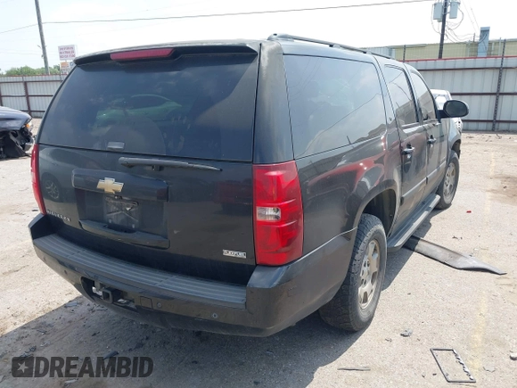 2008 Chevrolet Suburban 3LT z VIN 3GNFC16018G108883, wystawiony jako IAAI lot #42271973 z przebiegiem Nie podano mil oraz . Historia ofert i sprzedaży dostępna na DreamBid. Obrazek 4.