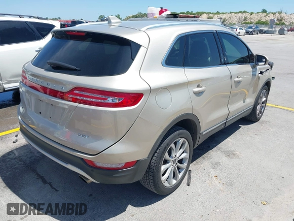 2017 Lincoln MKC Select z VIN 5LMCJ2C91HUL52596, wystawiony jako IAAI lot #42247931 z przebiegiem 81 126 mil mil oraz . Historia ofert i sprzedaży dostępna na DreamBid. Obrazek 4.