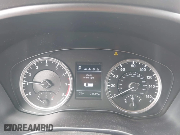 2019 Hyundai Santa Fe SE z VIN 5NMS2CADXKH005960, wystawiony jako IAAI lot #42341142 z przebiegiem 71 617 mil mil oraz . Historia ofert i sprzedaży dostępna na DreamBid. Obrazek 7.