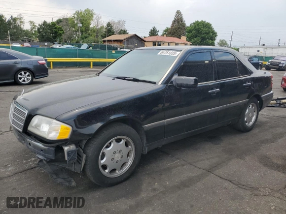 1996 Mercedes-Benz C z VIN WDBHA28E5TF452117, wystawiony jako Copart lot #64761835 z przebiegiem 174 778 mil mil oraz Nie do naprawy • Non repairable. Historia ofert i sprzedaży dostępna na DreamBid. Obrazek 1.
