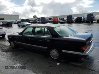 1987 Mercedes-Benz 560 with VIN WDBCA39D4HA360359, listed as a Copart auction lot 80772324 with 203,669 mi miles and Clean Title. Bid and sale history available at DreamBid. Image 2.