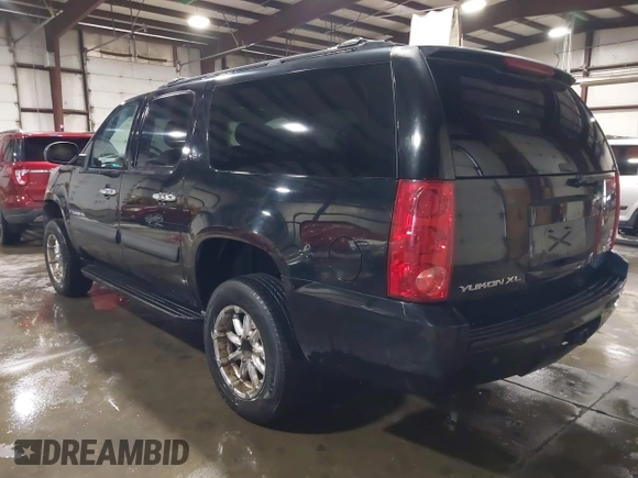 2007 GMC Yukon XL SLT with VIN 1GKFK16377R203165, listed as a IAAI auction lot 41622346 with 315,618 mi miles. Bid and sale history available at carsss.com. Image 3.