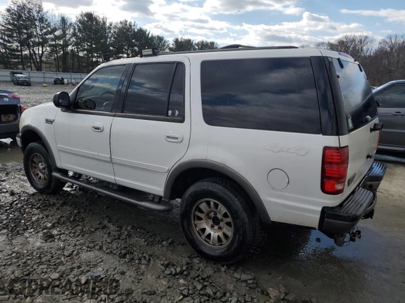 2000 Ford Expedition XLT with VIN 1FMRU1662YLB35757, listed as a Copart auction lot 44363845 with 206,135 mi miles and Salvage Title. Bid and sale history available at DreamBid. Image 2.