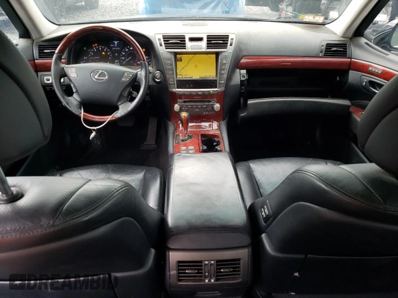 2010 Lexus LS 460 z VIN JTHCL5EF6A5006984, wystawiony jako Copart lot #60912355 z przebiegiem 185 116 mil mil oraz Czysty tytuł • Clean title. Historia ofert i sprzedaży dostępna na DreamBid. Obrazek 8.