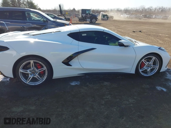 2023 Chevrolet Corvette 1LT z VIN 1G1YA2D48P5130350, wystawiony jako IAAI lot #41679244 z przebiegiem 7 927 mil mil oraz . Historia ofert i sprzedaży dostępna na DreamBid. Obrazek 6.