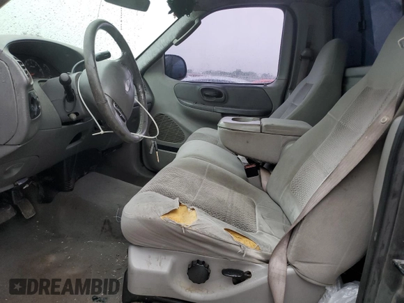 2003 Ford F-150 XL z VIN 1FTRF17263NA29013, wystawiony jako Copart lot #55668355 z przebiegiem 202 416 mil mil oraz Szkoda całkowita • Salvage title. Historia ofert i sprzedaży dostępna na DreamBid. Obrazek 7.