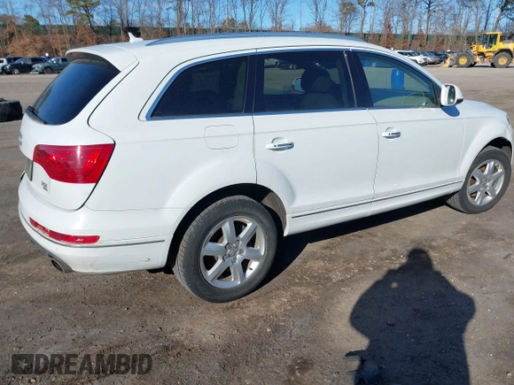 2015 Audi Q7 3.0T Premium Plus with VIN WA1LGAFE0FD008032, listed as a IAAI auction lot 41690210 with 92,690 mi miles. Bid and sale history available at carsss.com. Image 4.