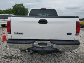 2006 Ford F-250 XL z VIN 1FTSW21P66EA21784, wystawiony jako Copart lot #59556905 z przebiegiem 162 561 mil mil oraz Szkoda całkowita • Salvage title. Historia ofert i sprzedaży dostępna na DreamBid. Obrazek 6.