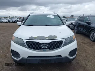 2013 Kia Sorento LX with VIN 5XYKT4A28DG348992, listed as a IAAI auction lot 42200903 with 150,730 mi miles and . Bid and sale history available at DreamBid. Image 6.