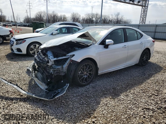 2025 Toyota Camry LE with VIN 4T1DAACKXSU052793, listed as a Copart auction lot 50166545 with 8,577 mi miles and Salvage Title. Bid and sale history available at DreamBid. Image 1.