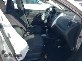 2019 Nissan Versa SV z VIN 3N1CN7AP4KL863069, wystawiony jako IAAI lot #41694007 z przebiegiem 131 141 mil mil oraz . Historia ofert i sprzedaży dostępna na DreamBid. Obrazek 5.