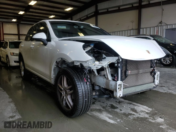 2018 Porsche Cayenne z VIN WP1AA2A24JKA01511, wystawiony jako Copart lot #47814185 z przebiegiem 58 151 mil mil oraz Szkoda całkowita • Salvage title. Historia ofert i sprzedaży dostępna na DreamBid. Obrazek 4.