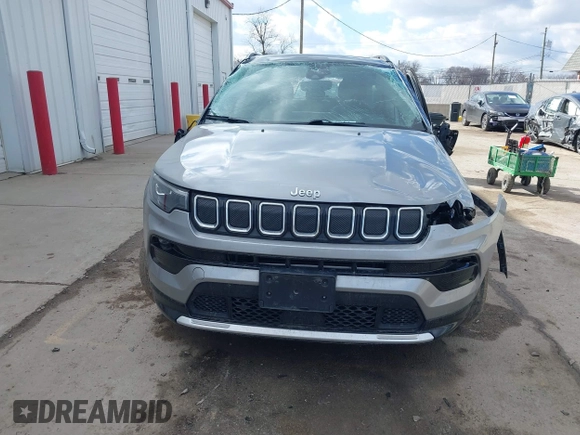2022 Jeep Compass Limited z VIN 3C4NJDCB8NT115480, wystawiony jako IAAI lot #41677377 z przebiegiem 66 451 mil mil oraz . Historia ofert i sprzedaży dostępna na DreamBid. Obrazek 13.
