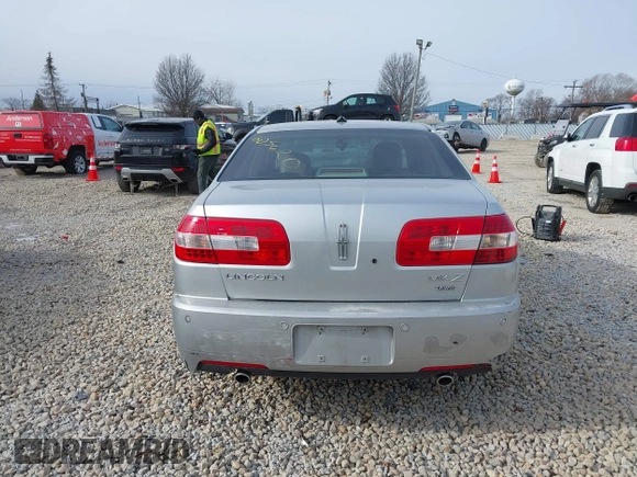 2009 Lincoln MKZ z VIN 3LNHM28T49R605620, wystawiony jako IAAI lot #41529528 z przebiegiem 208 321 mil mil oraz . Historia ofert i sprzedaży dostępna na DreamBid. Obrazek 17.