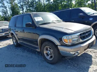 2000 Ford Explorer z VIN 1FMZU64P1YUB62533, wystawiony jako IAAI lot #42349842 z przebiegiem 313 734 mil mil oraz . Historia ofert i sprzedaży dostępna na DreamBid. Obrazek 1.