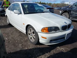 2000 BMW 3 Series 323Ci with VIN WBABM3347YJN84185, listed as a IAAI auction lot 41503159 with 164,152 mi miles and . Bid and sale history available at carsss.com. Image 1.