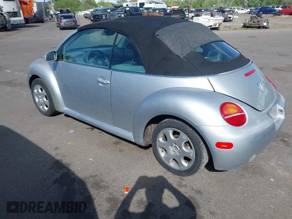 2003 Volkswagen Beetle GLS with VIN 3VWCK21Y83M333939, listed as a IAAI auction lot 42121822 with 207,708 mi miles and . Bid and sale history available at DreamBid. Image 3.
