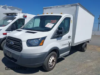 2018 Ford Transit z VIN 1FDBF8ZM6JKA62161, wystawiony jako IAAI lot #42468263 z przebiegiem 70 057 mil mil oraz . Historia ofert i sprzedaży dostępna na DreamBid. Obrazek 17.