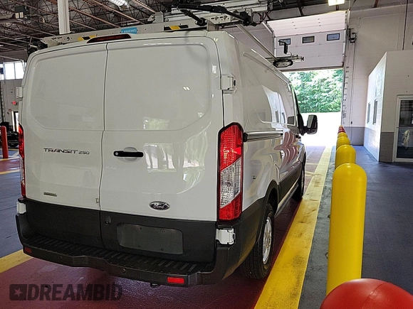 2019 Ford Transit с VIN 1FTYR1YG4KKA38015, выставлен на аукционе IAAI как лот 42723323 с пробегом 117 119 миль миль и . История ставок и продаж доступна на DreamBid. Изображение 12.