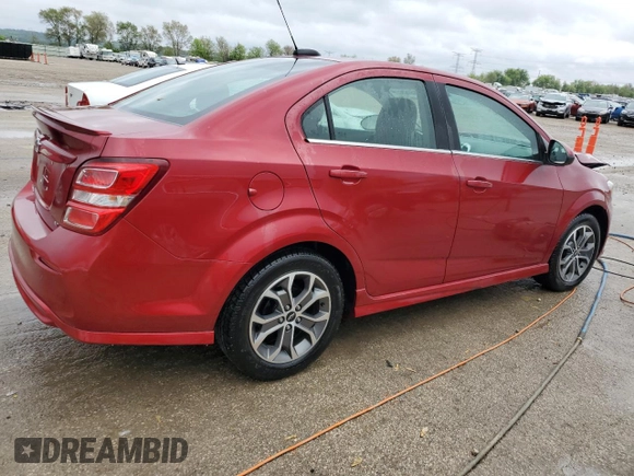 2018 Chevrolet Sonic LT z VIN 1G1JD5SH6J4104665, wystawiony jako Copart lot #55345805 z przebiegiem 45 607 mil mil oraz Szkoda całkowita • Salvage title. Historia ofert i sprzedaży dostępna na DreamBid. Obrazek 3.