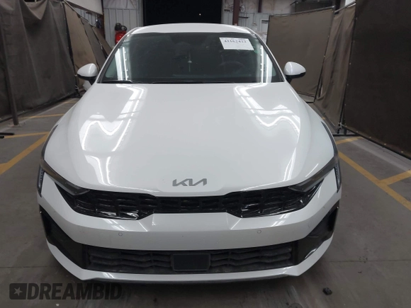 2025 Kia K5 LXS z VIN KNAG24J72S5284973, wystawiony jako IAAI lot #42162422 z przebiegiem 8 738 mil mil oraz . Historia ofert i sprzedaży dostępna na DreamBid. Obrazek 13.