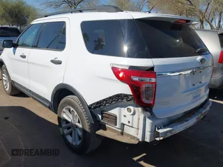 2015 Ford Explorer with VIN 1FM5K7B86FGB89468, listed as a IAAI auction lot 41850992 with 139,457 mi miles and . Bid and sale history available at carsss.com. Image 3.
