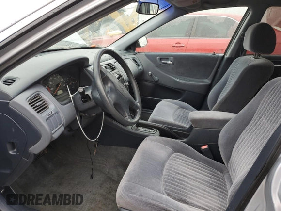 1998 Honda Accord DX z VIN 1HGCF8642WA186214, wystawiony jako Copart lot #86546144 z przebiegiem 233 786 mil mil oraz Szkoda całkowita • Salvage title. Historia ofert i sprzedaży dostępna na DreamBid. Obrazek 7.