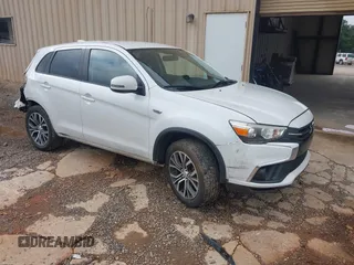 2019 Mitsubishi Outlander ES z VIN JA4AP3AU3KU031574, wystawiony jako IAAI lot #42221575 z przebiegiem 107 544 mil mil oraz . Historia ofert i sprzedaży dostępna na DreamBid. Obrazek 1.
